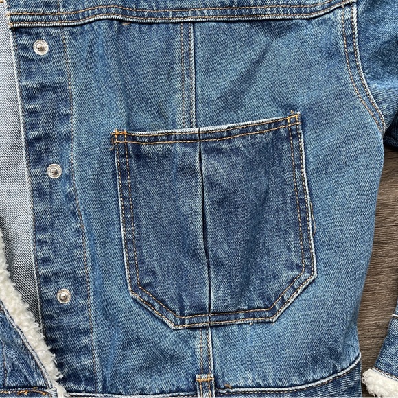 Forever 21 cropped Denim Jacket with Sherpa trim - Picture 5 of 5